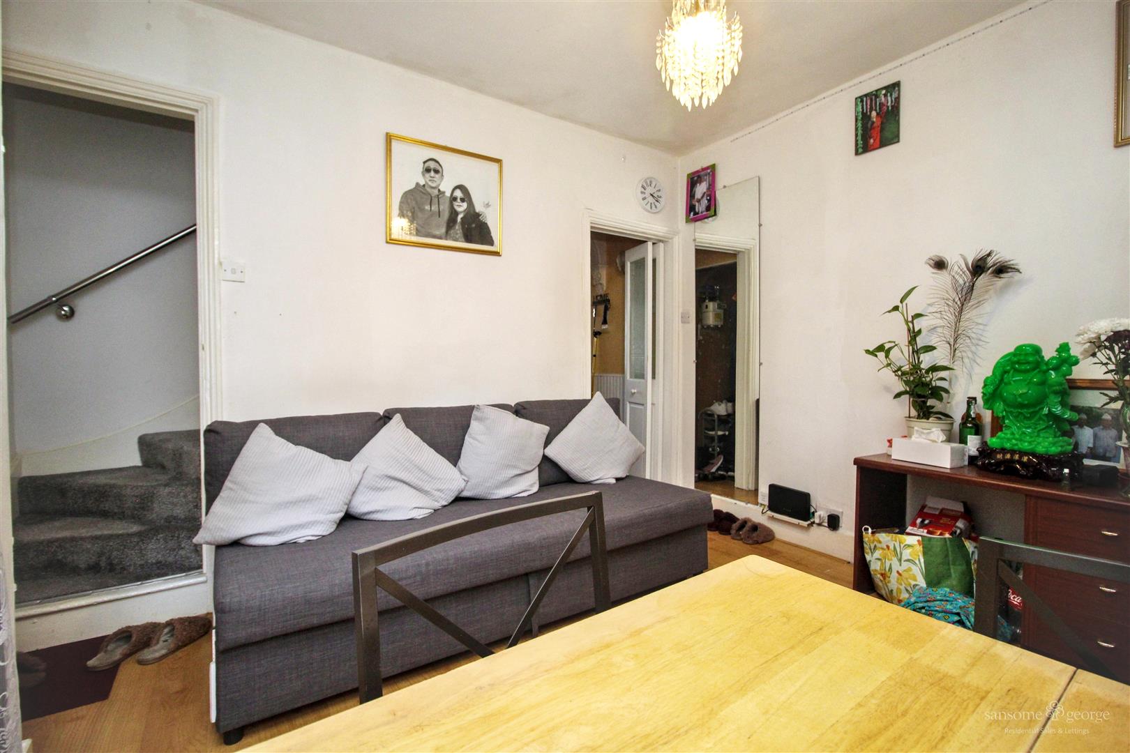 2 bed property in Pangbourne Street, Reading